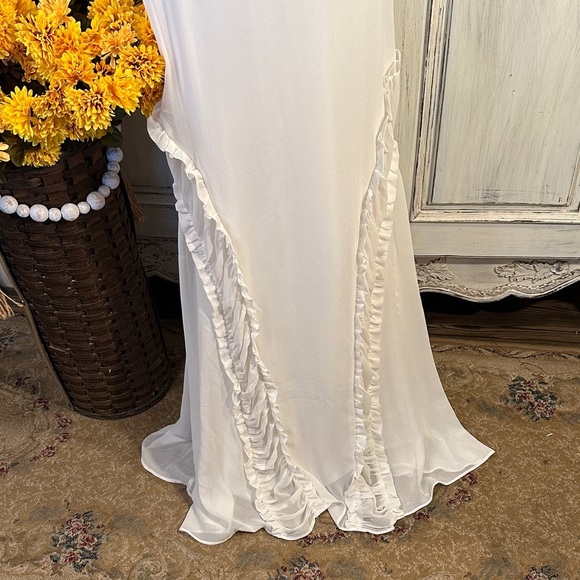 LC Lauren Conrad Unique Elegant White Sleeveless Maxi Dress - Picture 2 of 13